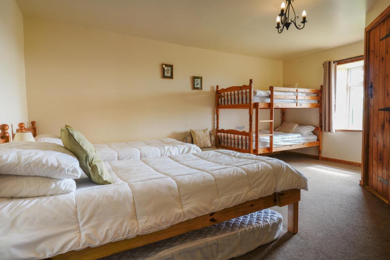 Вилла Hulmes Vale House - Sleeps 14 - Peak District Бакстон Экстерьер фото