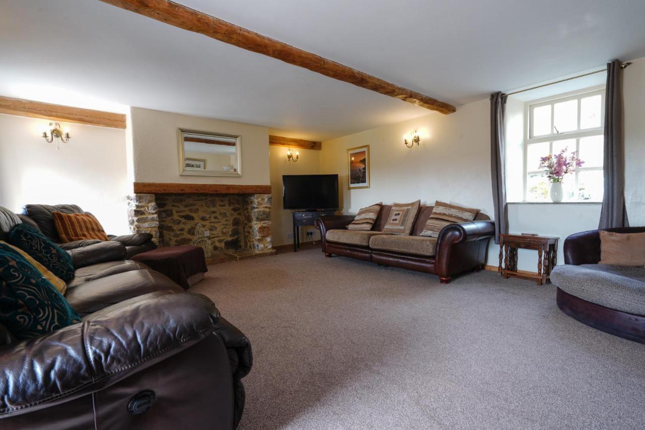 Вилла Hulmes Vale House - Sleeps 14 - Peak District Бакстон Экстерьер фото